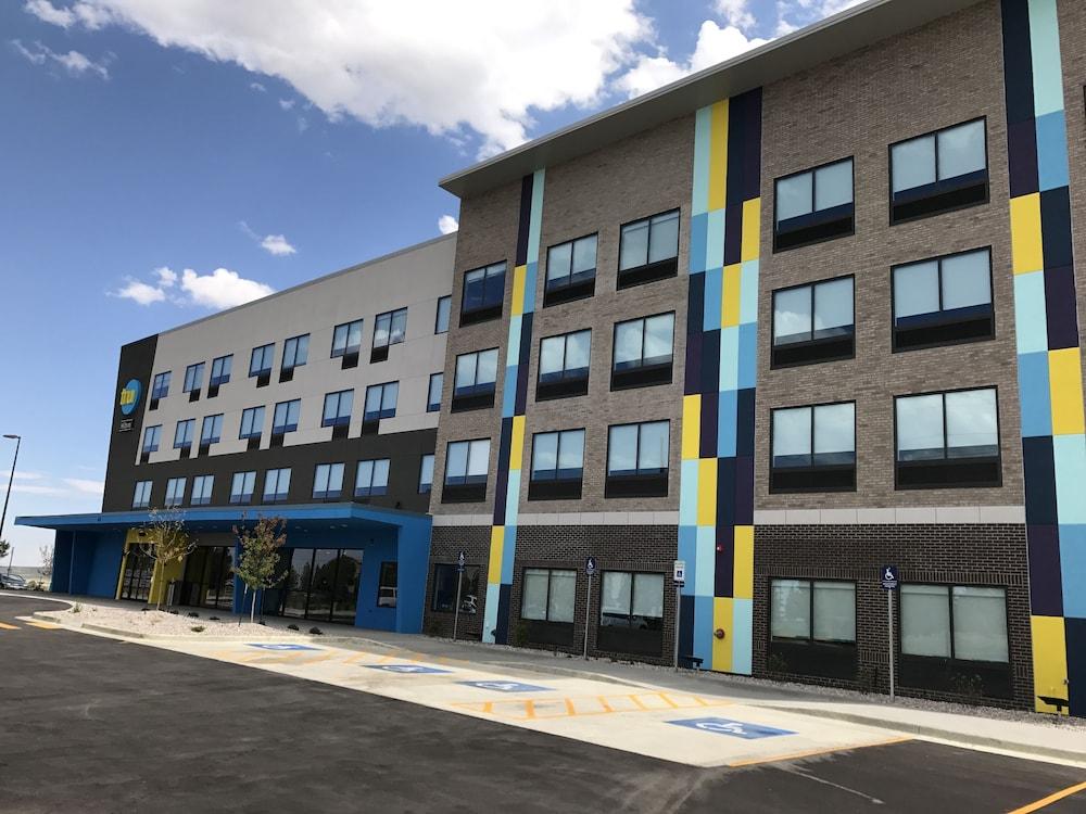 Tru By Hilton Cedar Rapids Westdale Hotel Exterior foto