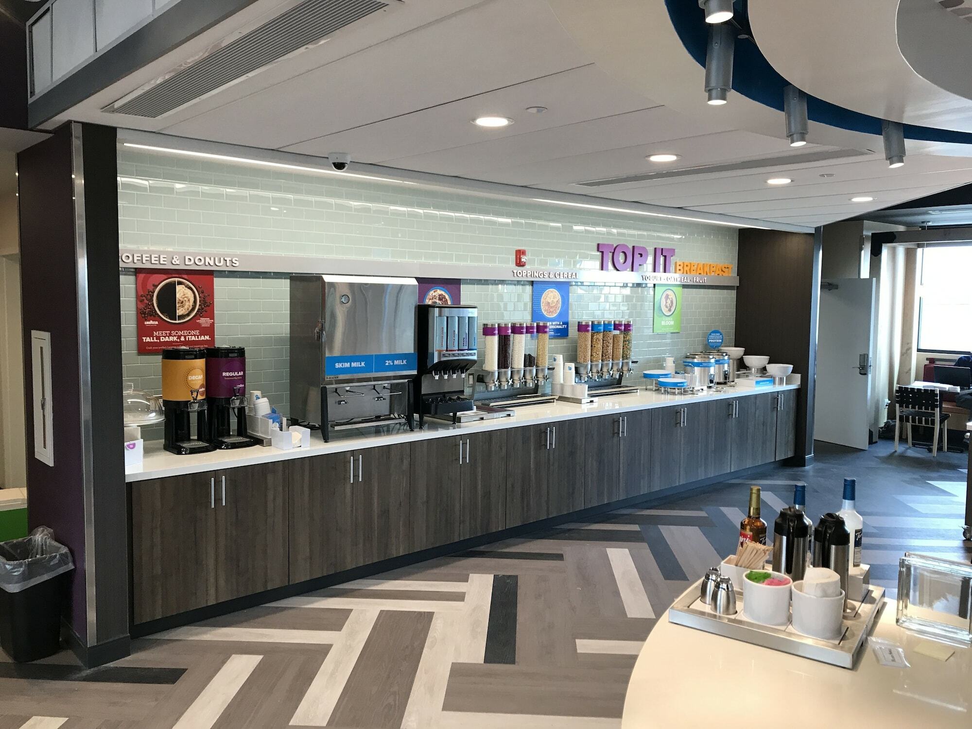 Tru By Hilton Cedar Rapids Westdale Hotel Exterior foto